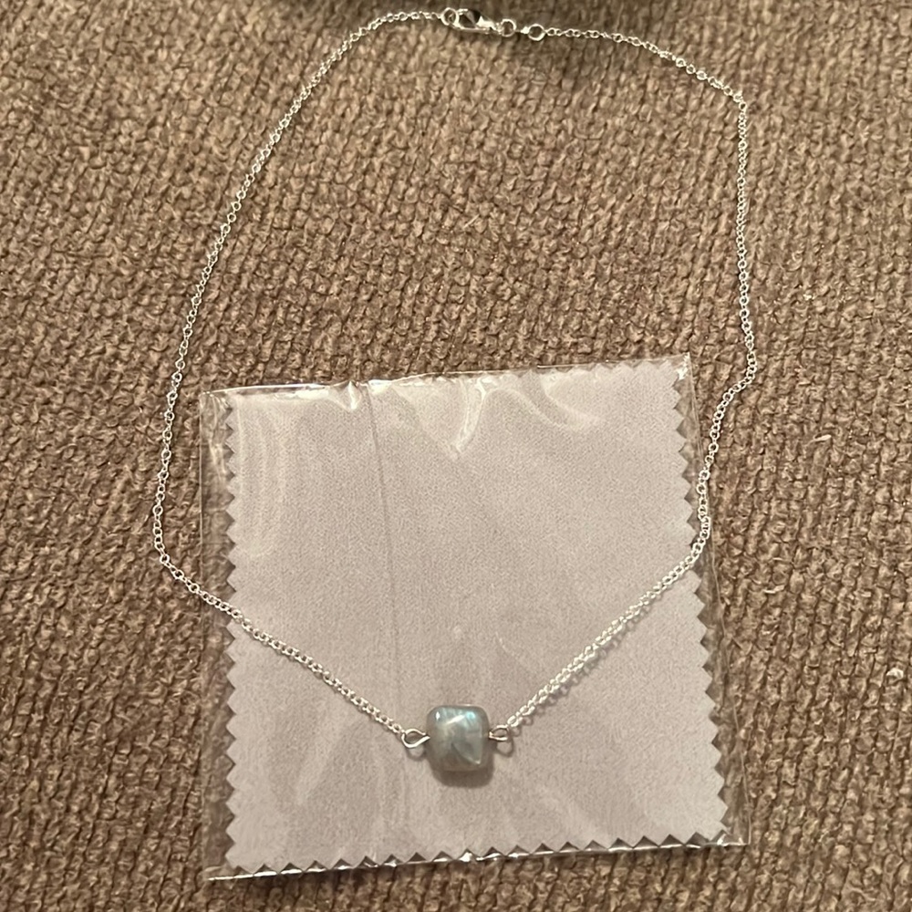 Final price! NWOT. Delicate Labradorite Necklace. 16” chain. Crystal Dainty